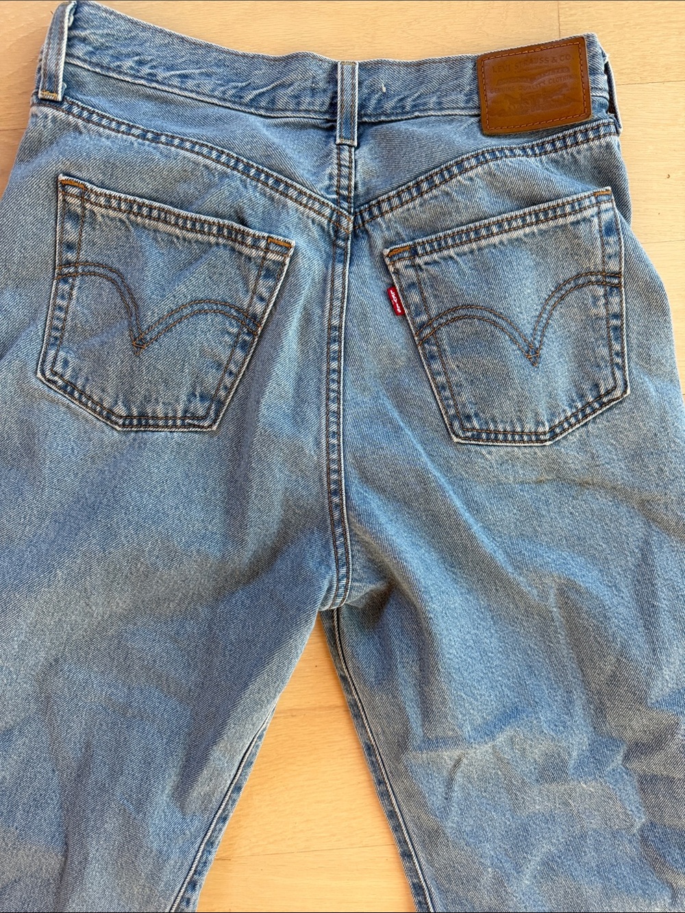 Levi’s Ribcage Wide - Picture 2 of 4